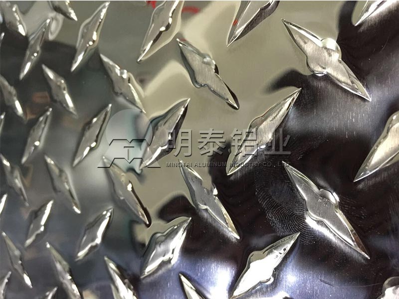 車(chē)廂用花紋鋁板合金規格有哪些？不同花紋板價(jià)格不同