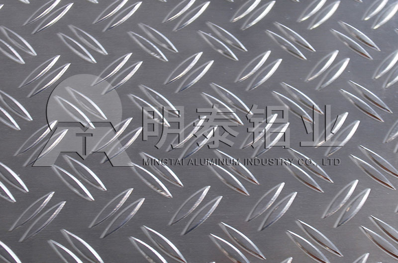 3條筋花紋鋁板價(jià)格多少_消防車(chē)防滑板花紋鋁板規格